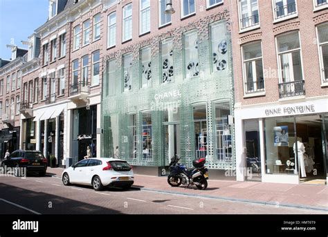 pc hooftstraat stores.